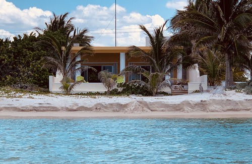 San Benito House | Z'Uno, the Perfect Little Beach House on Gulf with Pool in Playa San Benito