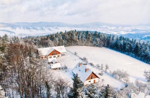 Iwkowa Bed & Breakfast | Zagroda na Pacanach