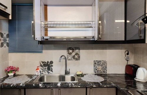 Karachi House | Zaha Home: Stylish & Luxury 2br Family place