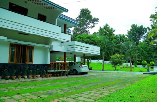 Kulanada House | Zarahs Homestay is a country side homestay in Ranny Kerala. state
