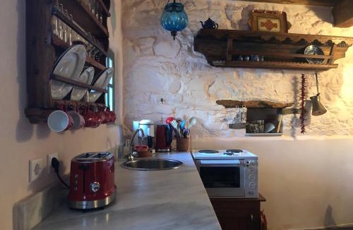 Volissos House | ZARTA a Cosy Stone Village House with Splendid View