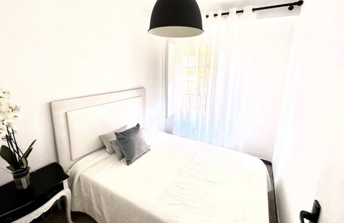 Casetas Apartment | Zebra Apartment - 10 min from the center!