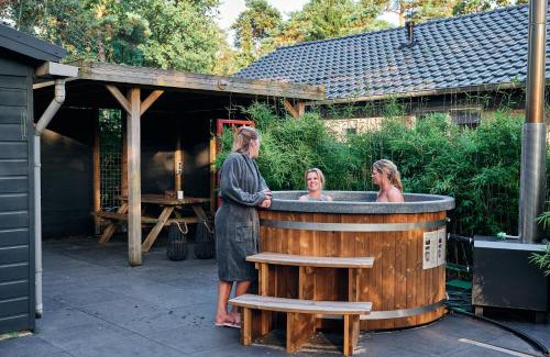Rheezerveen House | ZEN-bungalow no 6 met sauna en hottub