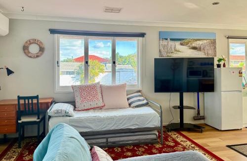 Boondall House | Zen Escape Guest House " Location 1" - Cozy Delight, Oasis Suite