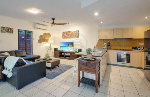 Fannie Bay Apartment | Zen Serene Seascape - Family Pool - BBQ - Markets