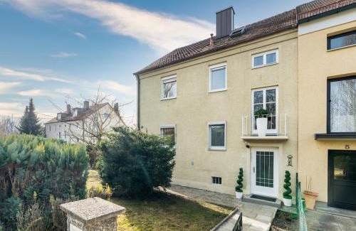 Dachau District Apartment | Zentrale 65m2 2-Zimmer Wohnung in Dachau beim Fluss