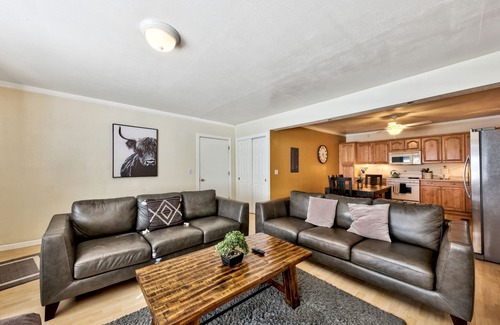 Zephyr Cove House | Zephyr Cove 2 bedroom peek a boo view home for Tahoe Adventures