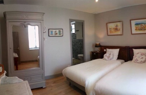 Saint-Haon-le-Chatel House | ZETTE room of the Saint Jacques relay