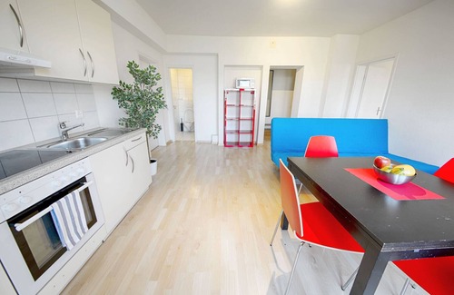 Langstrasse Apartment | ZH Botteron - Stauffacher HITrental Apartment