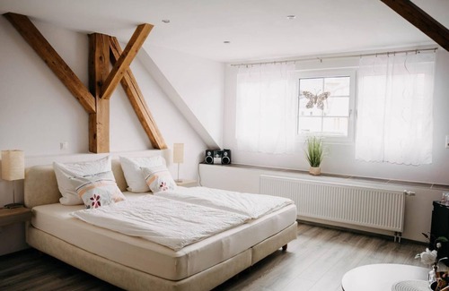 Wachenheim an der Weinstrasse Bed & Breakfast | Zimmer5 - Altstadt-residenz