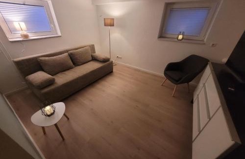 Garßen House | Zimmer im Souterrain mit eigenem Bad