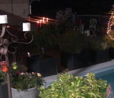 Ruppichteroth House | Zimmer mit Whirlpool und Garten