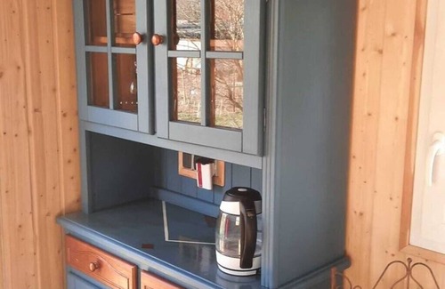 Steinhoefel House | Zirkuswagen: Glamping Küche Parken Hofladen