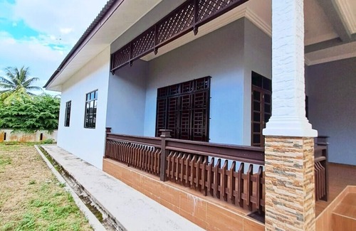 Kampung Gong Datok House | ZN Homestay Gong Badak