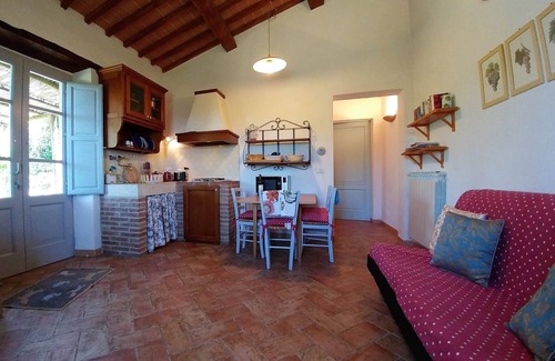 Roccalbegna House | Zolferate: peaceful romantic cottage with private garden
