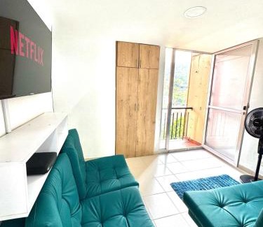Buenos Aires Apartment | Zona Rosa de Medellín, Ubicación Central Cerca de Centros Comerciales y Tranvía del Metro BA