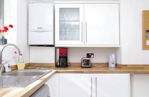 Bunhill Apartment | Zone 1 Spacious 1-Bed Flat – Sleeps 4 | Modern Comfort in Prime Location!