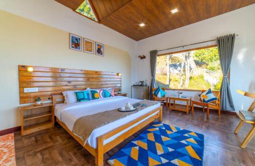 Mallital Hostel | Zostel Plus Nainital (Naina Range)