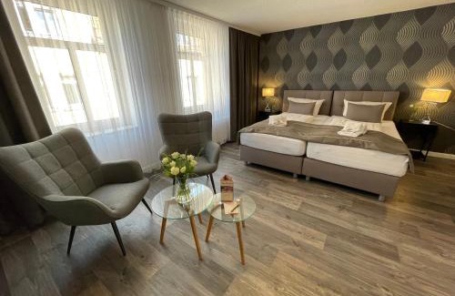 Weida Hotel | "Zur Altstadt - Am Fuße der Osterburg" Gaststätte, Pension, FEWO