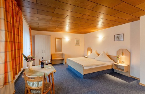 Neroth Hotel | Zur Neroburg