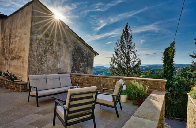 Šmartno – Goriška Brda : PENTHOUSE APARTMENT