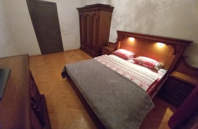 квартира на Независимости 31 Площадь Победы