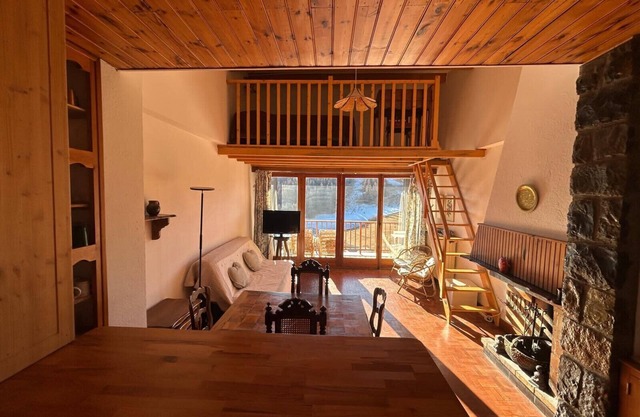 06CN: 8-10 person apartment with terrace
