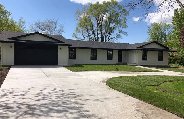 1 Acre newly remodeled Coal City home