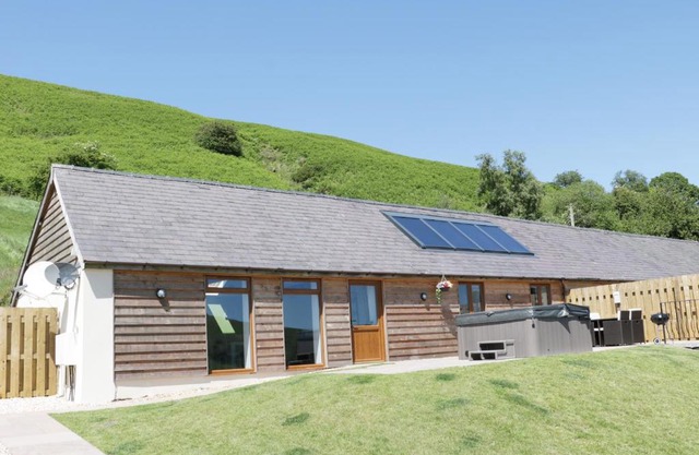 1 Beacon View Barn
