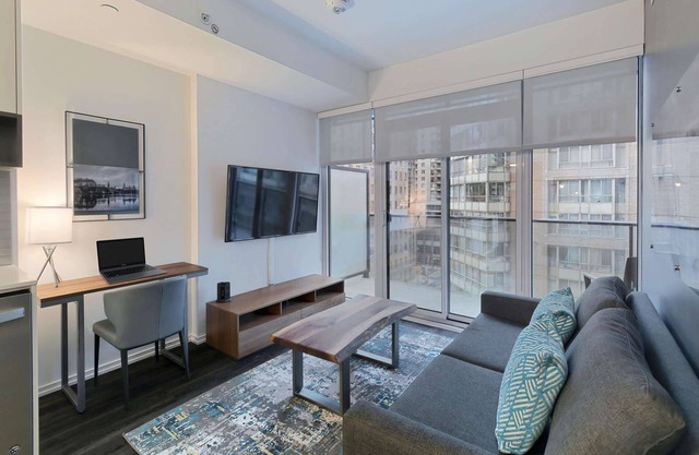 1 Bedroom/1 Bathroom Suite
