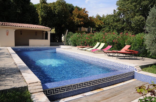1 Bedroom Apartment in EyguiÃ¨res