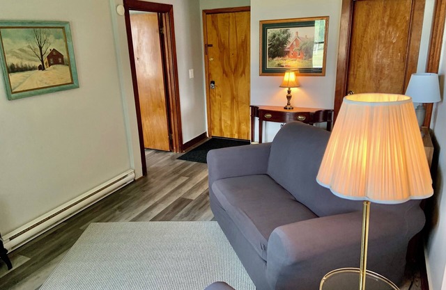 1-bedroom apartment near hospital and Erie Canal