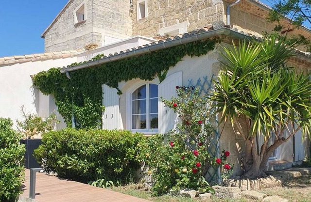 1 Bedroom Bed & breakfast in Le Cailar