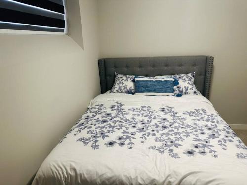 1 Bedroom modern basement suite with private entrance
