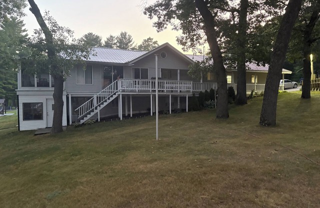 1-bedroom WATERFRONT Apartment on Hess Lake with excellent swimming.