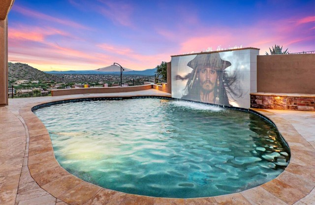 #1 BEST VIEWS 7500 SF Mansion W/MOVIE Pool, Game Room, 11 King Beds, Fountain!