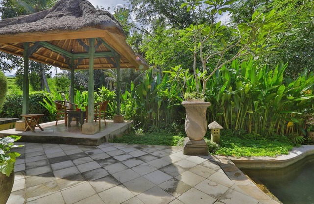 1 BR Villa near Ubud with a private plunge pool and a living area incl breakfast