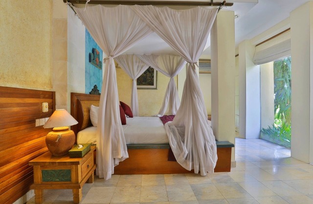 1 BR Villa near Ubud with a private plunge pool and a living area incl breakfast