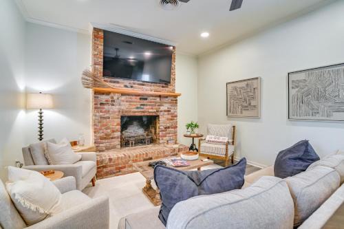 1 Mi to Miss State Wremy Cottage with Deck and Yard