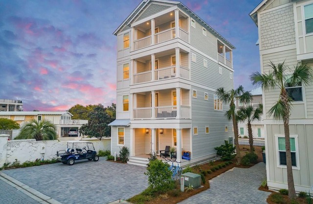 1 Minute to Beach, Heated Community Pool, Private Elevator, Game Room, Gulf View