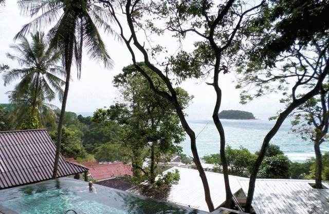 1 Standard room 2 minutes walk from Kata beach