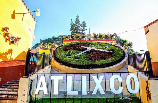 10 min from the Atlixco zócalo! 2-storey house