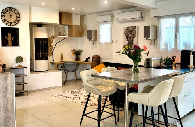 10 minutes from Disneyland! House with jacuzzi, ideal for families and friends