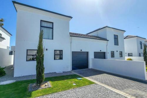 10 Seaview Close, Shelley Point