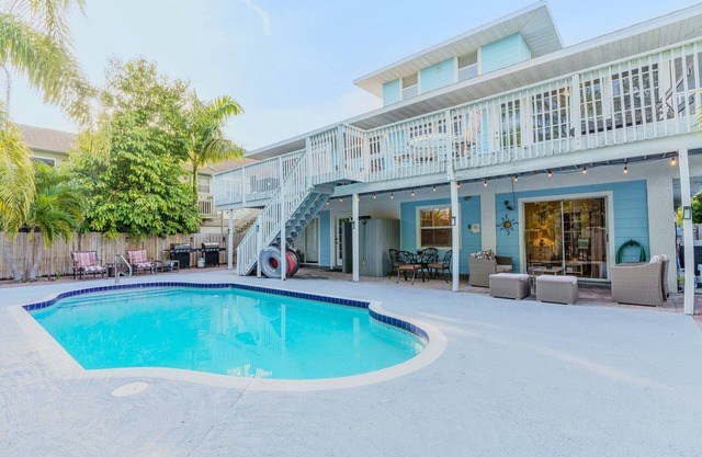 100 Feet from the Beach – Charming 1BR Siesta Key Getaway
