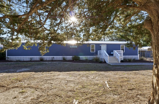 101 Misty Hollow Lane: 2 BR, 2 BA in SNEADS FERRY, Sleeps 5