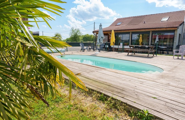 12 Couchages Piscine Jacuzzi Chauffés et Privés Billard vue Nature et Animaux