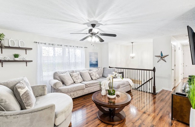 12 Guest/Top Area/Families/Park