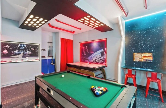 12PPL Luxury Disney Retreat Game Room Poolnn