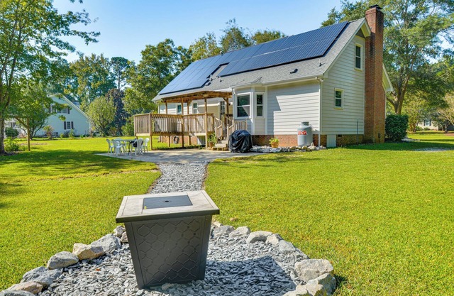 15 Mi to Raleigh: Pet-Friendly Home w/Fire Pit!